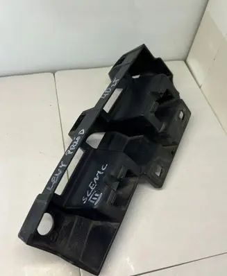 Renault Scenic III - Grand scenic III Front bumper mounting bracket 622210006r