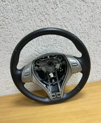 Nissan Qashqai Steering wheel 34210952C D7023