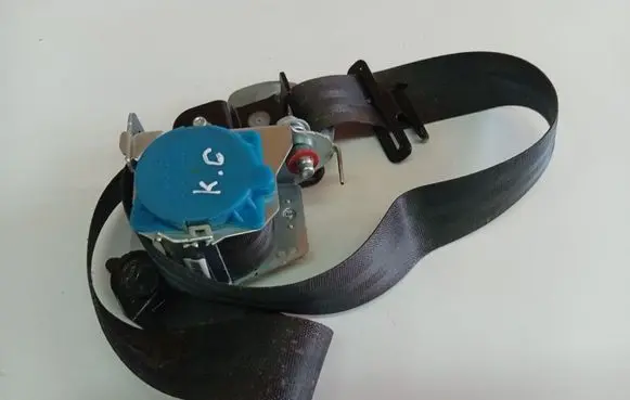 KIA Sorento Rear seatbelt 898102P020