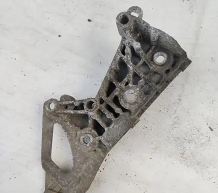 Renault Scenic II - Grand scenic II Generator/alternator bracket 8200279705
