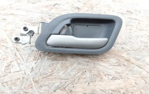 Rear door interior handle