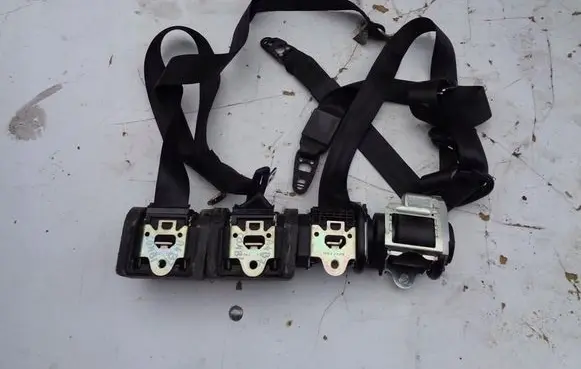 Audi A4 S4 B7 8E 8H Front seatbelt