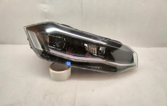 Volkswagen Polo VI Headlight/headlamp