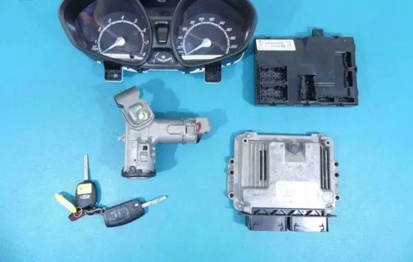 Ford Transit Courier Engine control unit/module ECU 0261S18890 IMPRK908054