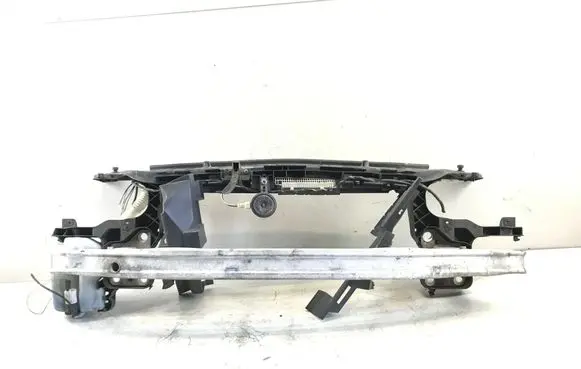 Renault Megane II Radiator support slam panel 8200589928 K4938