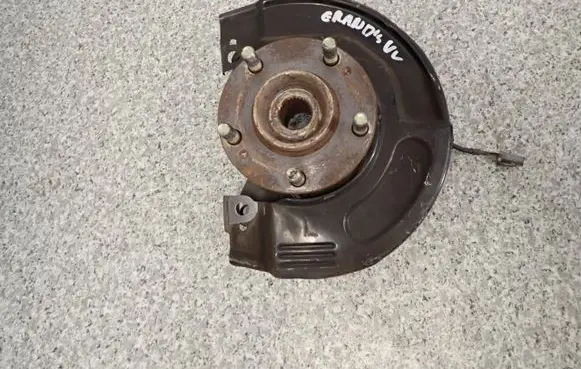 Mitsubishi Grandis Front wheel hub spindle knuckle