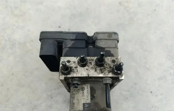 Volkswagen Golf Plus ABS Pump 