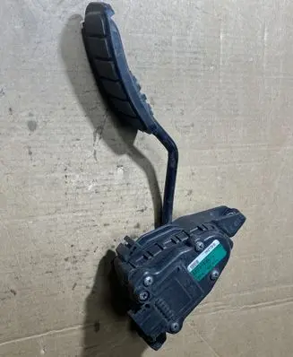 Renault Master II Accelerator throttle pedal 6PV00811904 0077314525