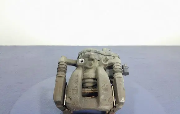 Opel Insignia A Rear brake caliper