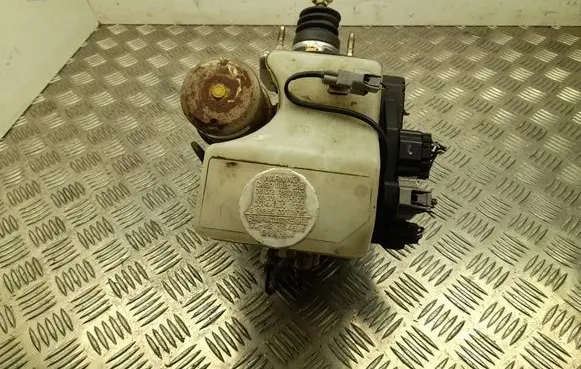 Mitsubishi Pajero Master brake cylinder MN116391
