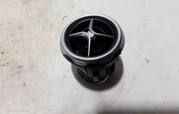 Mercedes-Benz GLA W156 Dash center air vent grill A1568300000
