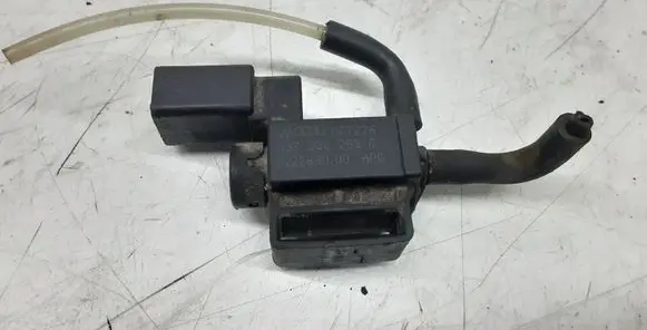 Volkswagen Golf V Turbo solenoid valve 037906283C