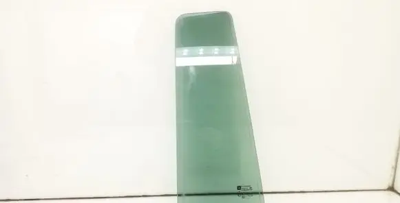 Opel Zafira B Rear vent window glass 