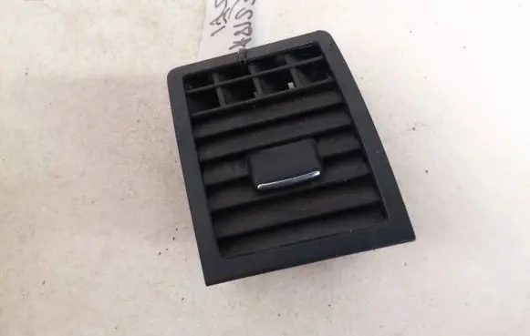 Volkswagen Touareg I Dash center air vent grill 7l6819703d