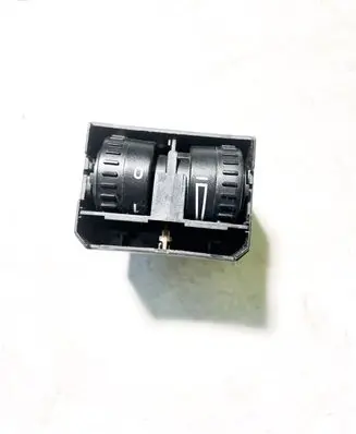 Volkswagen Touran I Headlight level height control switch 1T0941333B
