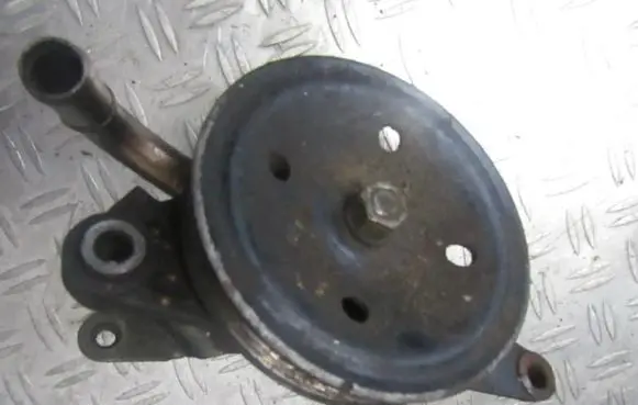 Mazda 626 Power steering pump GA2A32650D
