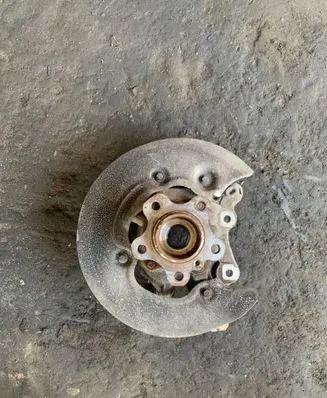 BMW 3 G20 G21 Rear wheel hub spindle/knuckle 6898482