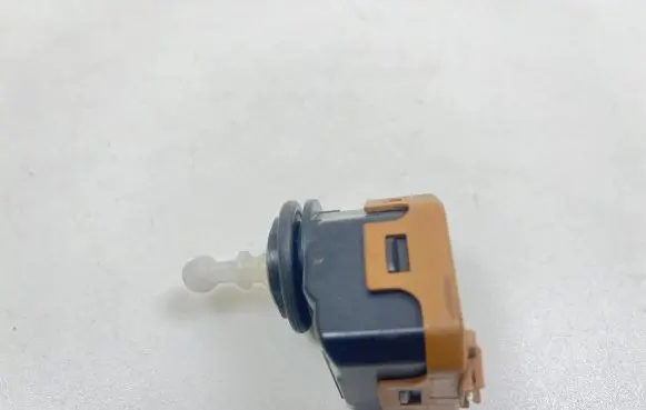Ford Focus C-MAX Headlight level adjustment motor 007878