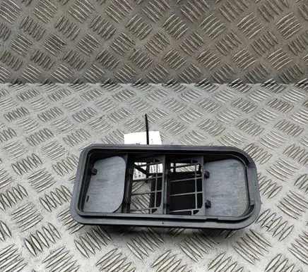 Volkswagen Tiguan Quarter panel pressure vent 571819946