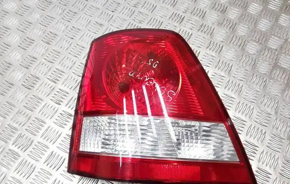 KIA Sorento Rear/tail lights 924013E0