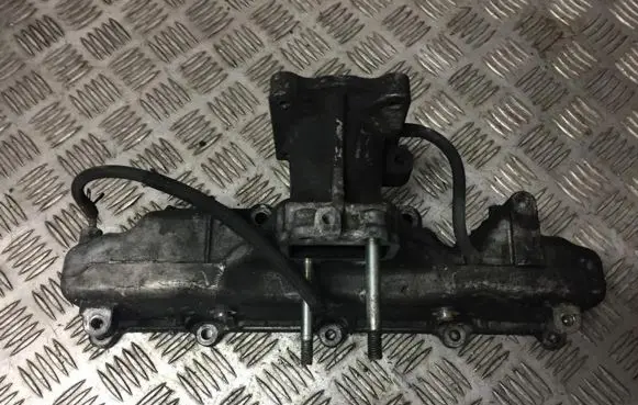 Toyota Avensis T250 Intake manifold 171110r010 17111-0r010