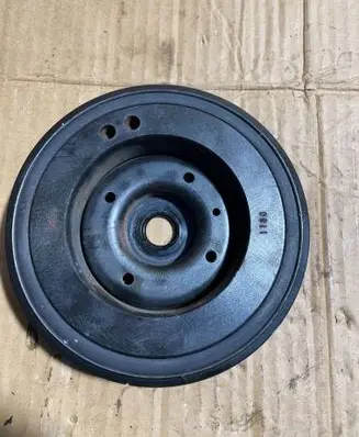 Volkswagen PASSAT B6 Crankshaft pulley 06h105248f