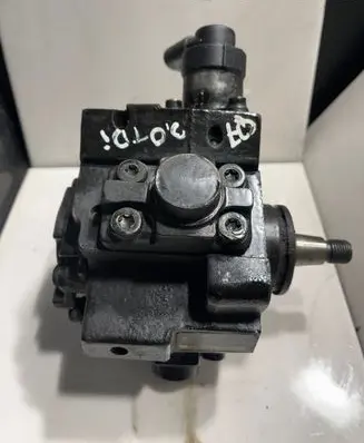 Audi Q7 4L Fuel injection high pressure pump 0445010154 3911634