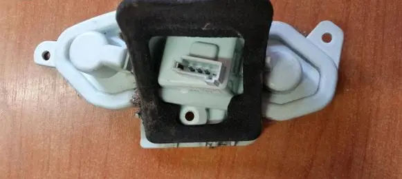 Tail light part