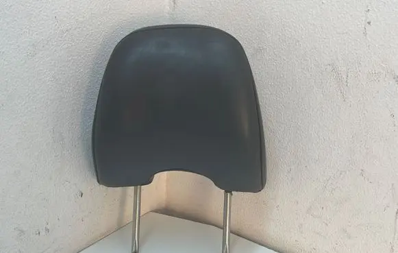 Volvo V70 Front seat headrest 30749795