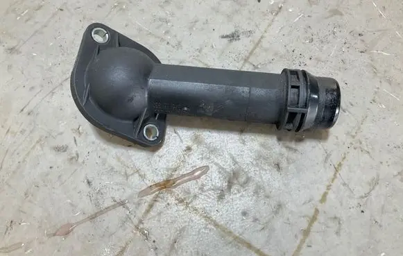 Audi Q5 SQ5 Engine coolant pipe/hose 03G131121C 03B121121