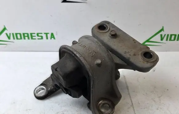 Honda CR-V Engine mount bracket 52SWY