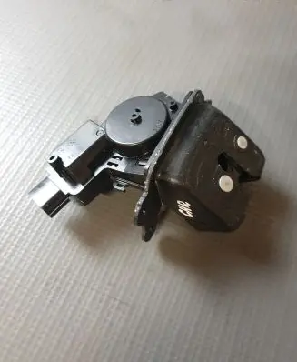 Toyota C-HR I Loading door lock 