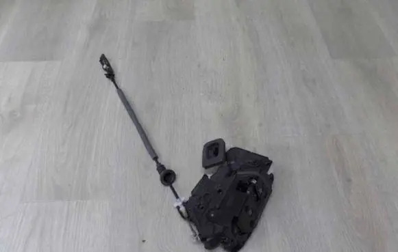 Volkswagen Golf VII Rear door lock 5K4839016Q 44768
