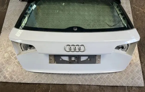 Audi A3 S3 8V Tailgate/trunk/boot lid 