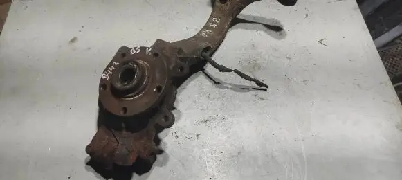 Volkswagen PASSAT B5 Front wheel hub
