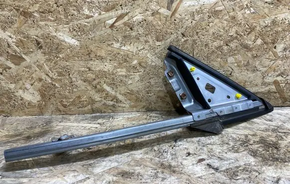 Nissan 350Z Front door windshield rail 