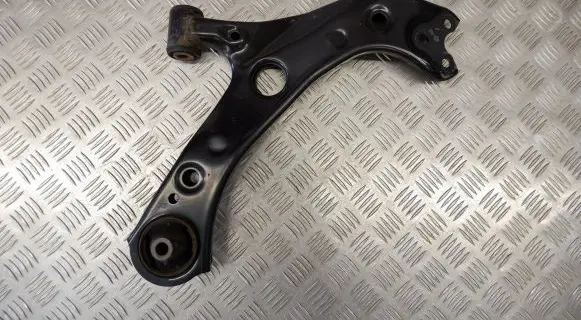 Toyota Prius (XW50) Front lower control arm/wishbone 4806847060