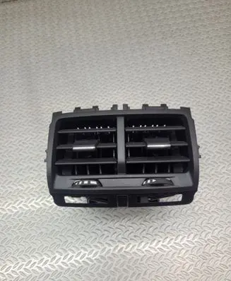 Rear air vent grill