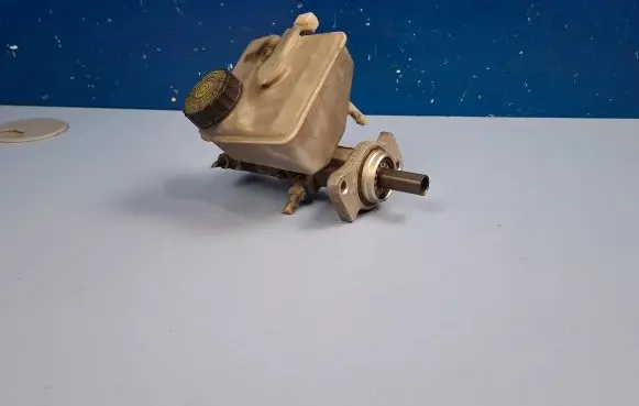 Volvo S60 Master brake cylinder 8646006