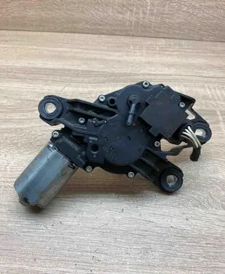 Volkswagen Golf V Rear door window regulator motor 1K6955711B 0390201800