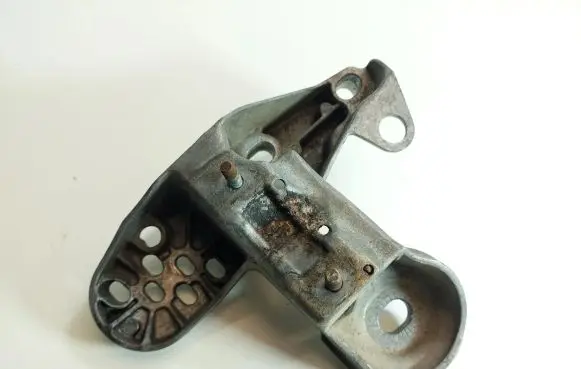 Audi A6 S6 C5 4B Engine mounting bracket 4B0199351D
