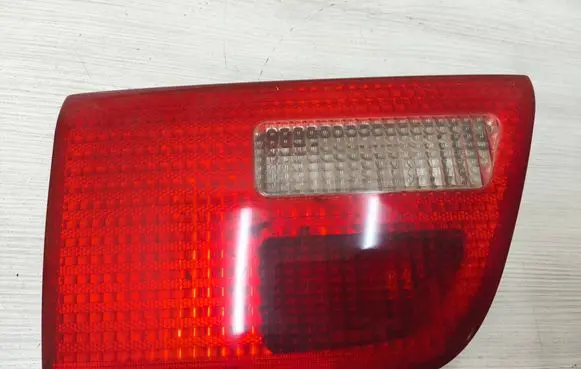 Tailgate rear/tail lights