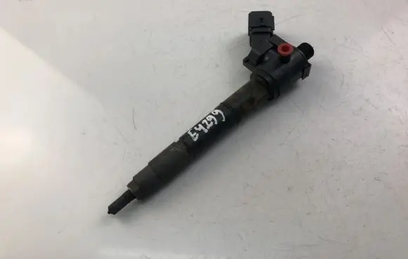 Volvo XC70 Fuel injector 31405404