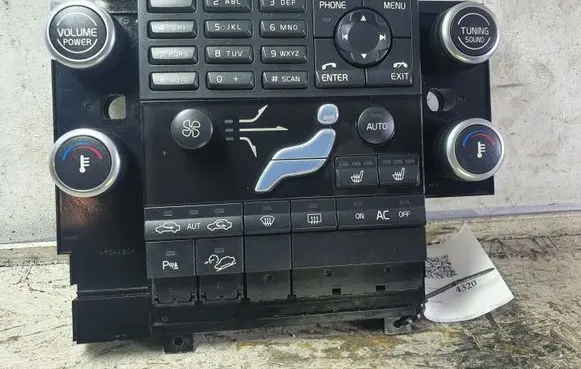 Volvo V70 Climate control unit 30774366 MC245200133 07W25E02
