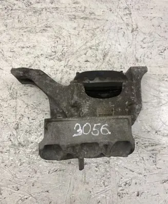 Mini Cooper Countryman R60 Engine mount bracket 6779805