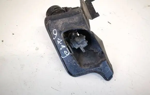 Headlight washer spray nozzle