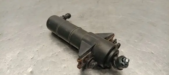 Hyundai i40 Headlight washer spray nozzle 986713V000