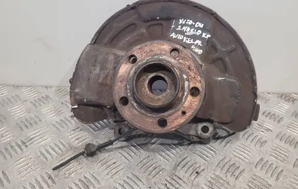 Volvo XC70 Front wheel hub 9461944