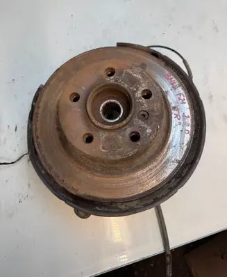 BMW 1 F20 F21 Rear wheel hub spindle/knuckle 32123