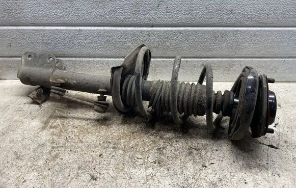 Nissan X-Trail T30 Rear shock absorber/damper 2A19826B